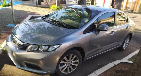 HONDA CIVIC 1.8 LXS 16V FLEX 4P AUTOMÁTICO HONDA CIVIC 1.8 LXS 16V FLEX 4P AUTOMÁTICO
